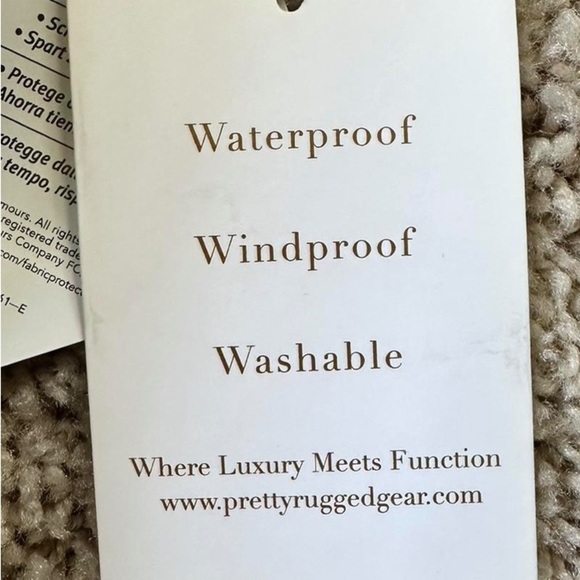 Pretty Rugged navy puffer bag crossbody adjustable for shoulder
Great condition - Picture 12 of 12